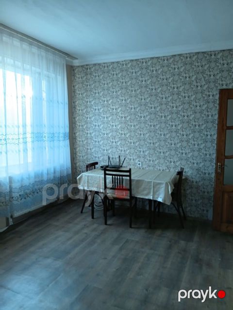 Bakixanov qes Aygun moll yaxin 1 otaq bina evi 5/4 ewyali kiraye