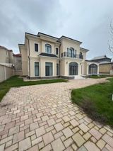 Satılır 7 otaqlı həyət evi/bağ evi 700 m² — Razi — Дом, вилла