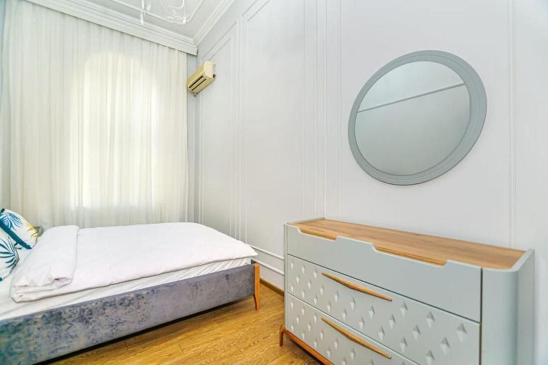 İcarəyə verilir 5 otaqlı köhnə tikili 180 m² — Mənzil, Bakı (9)