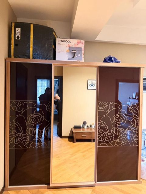 Dolab. Satılır 350 azn. Hündürlük 2 .10 eni 2.30. İdeal — Bakı