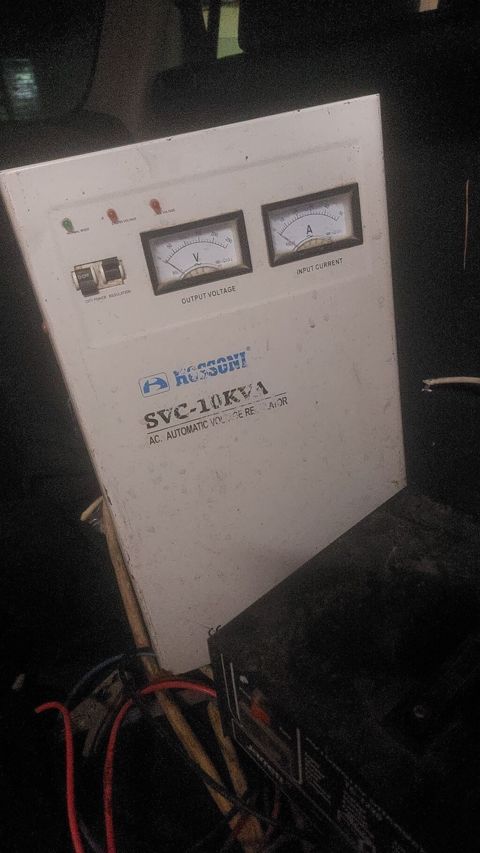 Hossen SVC-10KVA AC Automatic Voltage Regulator - Güc: 10 kVA — Bakı
