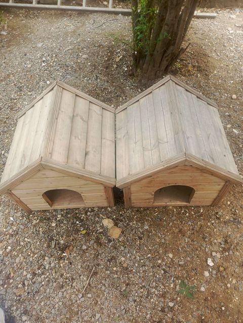 Taxta it/kedi evi – 2 ədəd - Material: tam taxta, qalın lövhələr