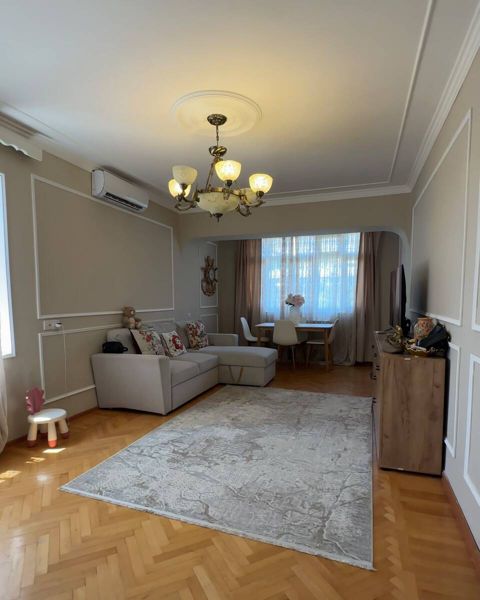 Satılır 2 otaqlı köhnə tikili 60 m² — Bakı
