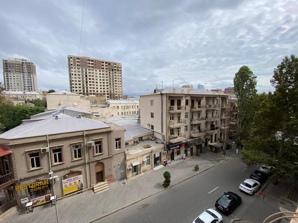 Satılır 4 otaqlı yeni tikili 220 m² — Mənzil, Bakı (2)