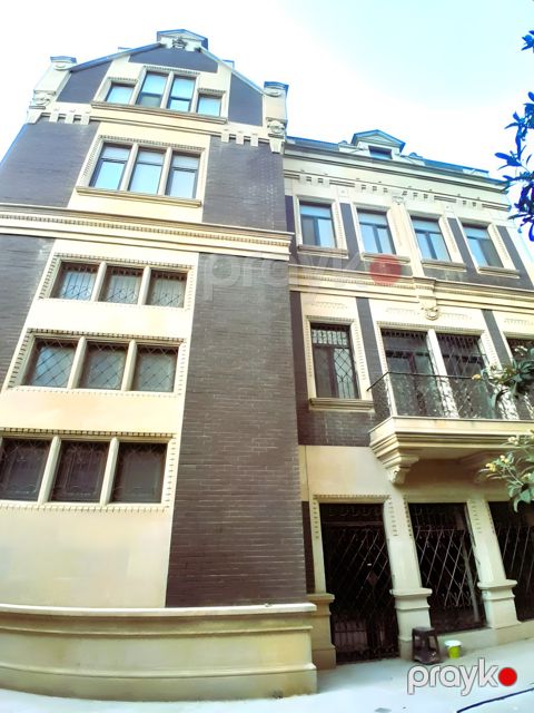 Satılır 20 otaqlı həyət evi/bağ evi 1040 m²