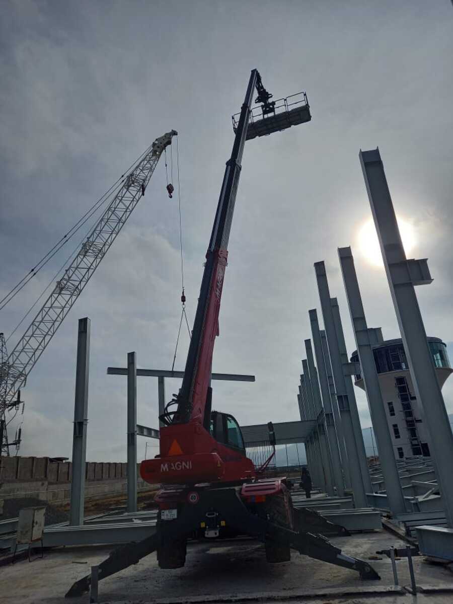 Magni RTH 5.30 Rotasion Telehandler icarəsi — Avtomobil icarəsi, Bakı (5)