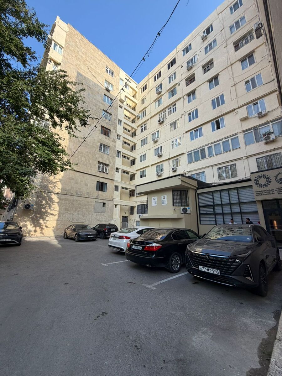 Satılır 3 otaqlı köhnə tikili 75 m² — Mənzil, Bakı (2)