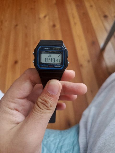 Casio rəqəmsal qol saatı — Bakı