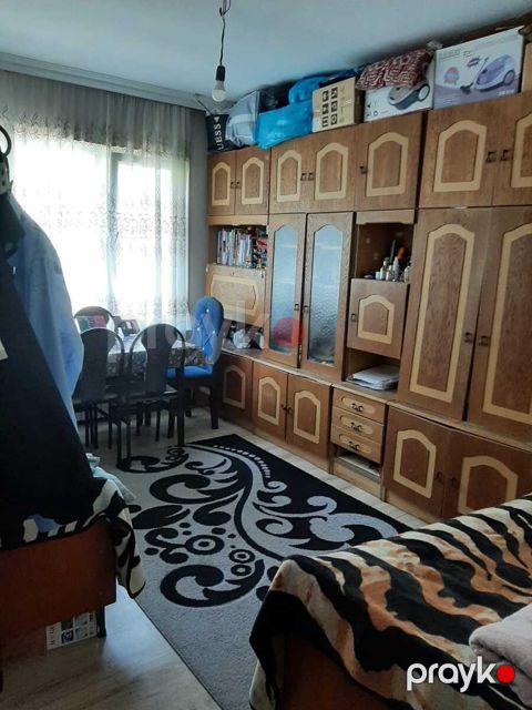 Satılır 3 otaqlı köhnə tikili 80 m²