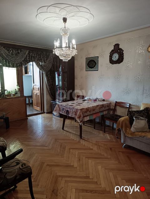 Bakı, Bakıxanov qəs., 3 otaqlı, Köhnə tikili, 70 kv. m