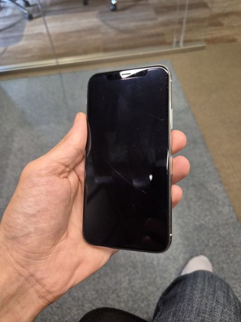 Apple iPhone 11 Pro Silver 256GB/4GB — Bakı