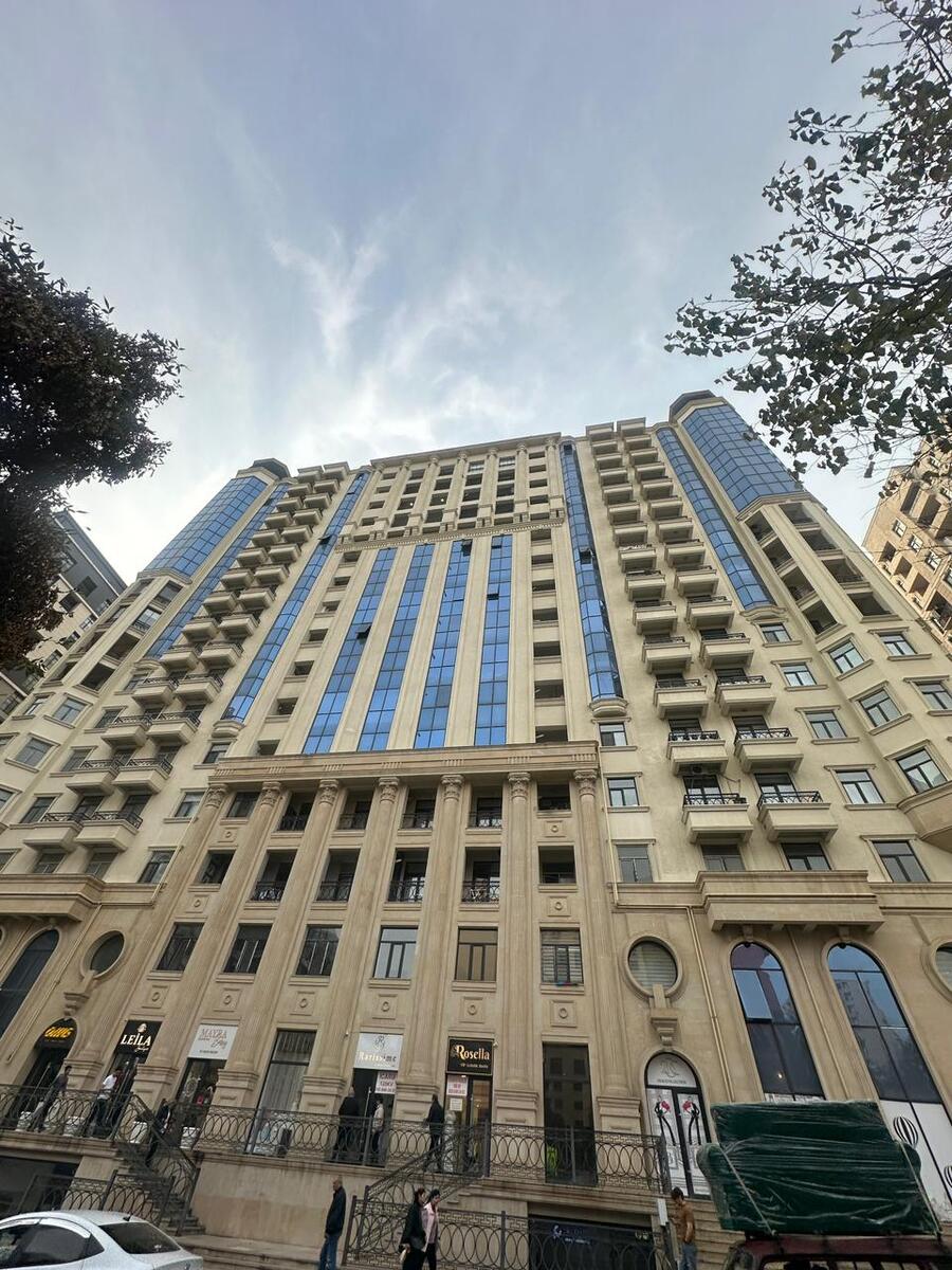 Satılır 4 otaqlı yeni tikili 245.5 m² — Mənzil, Bakı (2)