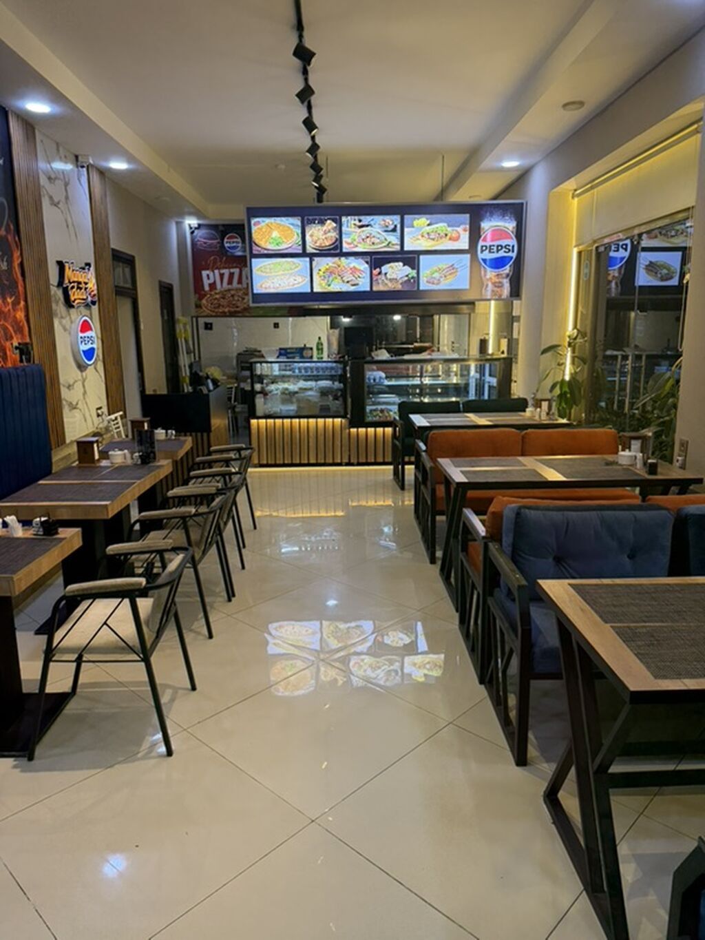 Pizza, Pide, Lahmacun və Kabab-Dürüm restoranı - Mərkəzi yerdə — Əmlak, Bakı (3)