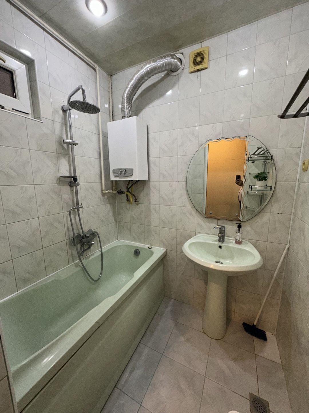 İcarəyə verilir 4 otaqlı köhnə tikili 100 m² — Mənzil, Bakı (6)
