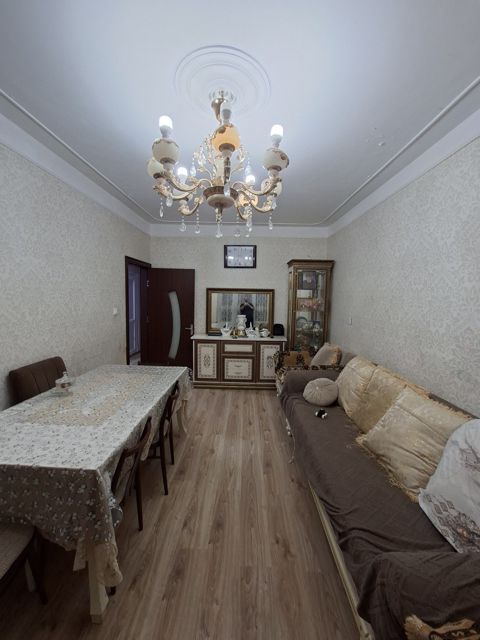 Satılır 3 otaqlı köhnə tikili 80 m² — Bakı