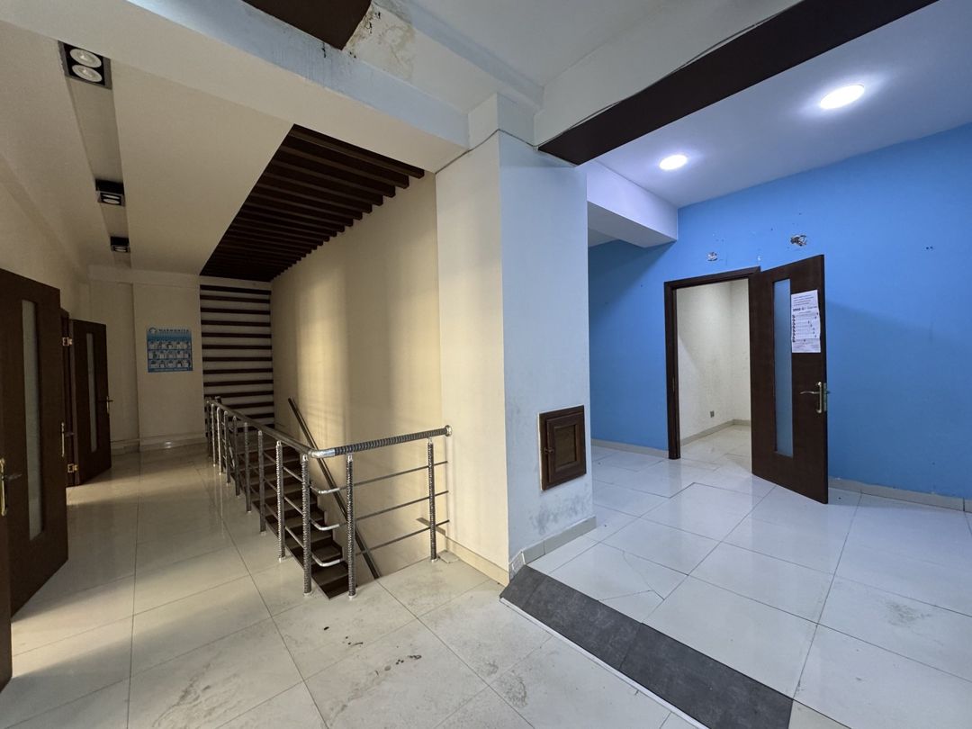 İcarəyə verilir 8 otaqlı ofis 230 m² — Ofis, Bakı (10)