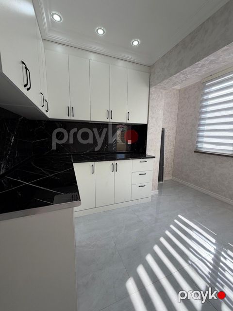 Satılır 2 otaqlı köhnə tikili 65 m²