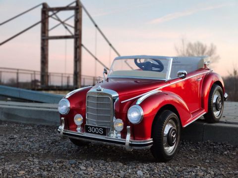 "Mercedes-Benz Retro 300C" uşaq avtomobili — Bakı