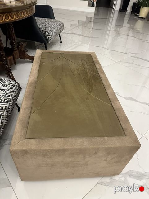 Qonaq otağı dəsti – divan, kreslo və şüşə üstlü salon masası