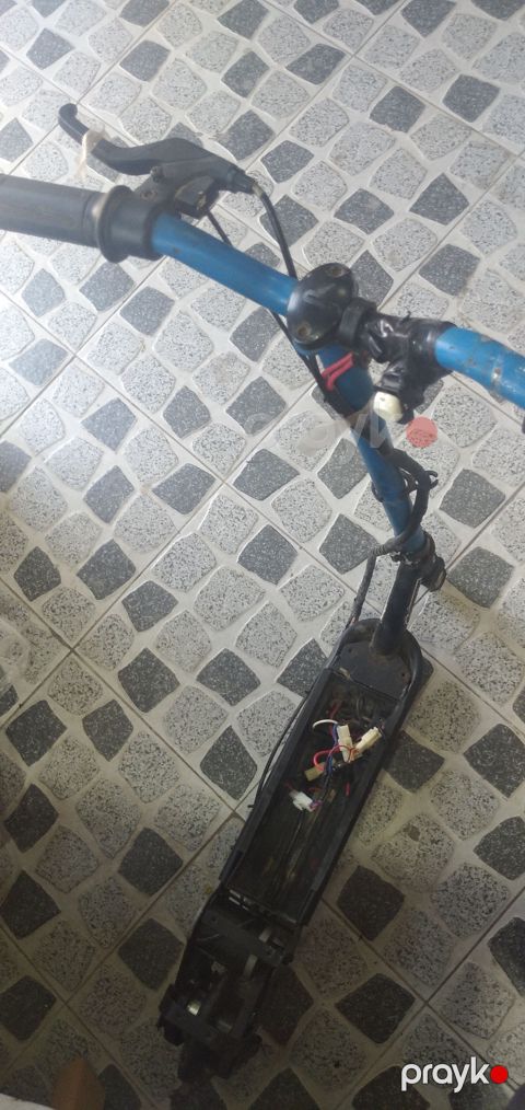 Elektrik skuteri (batareya və adaptör lazımdır)