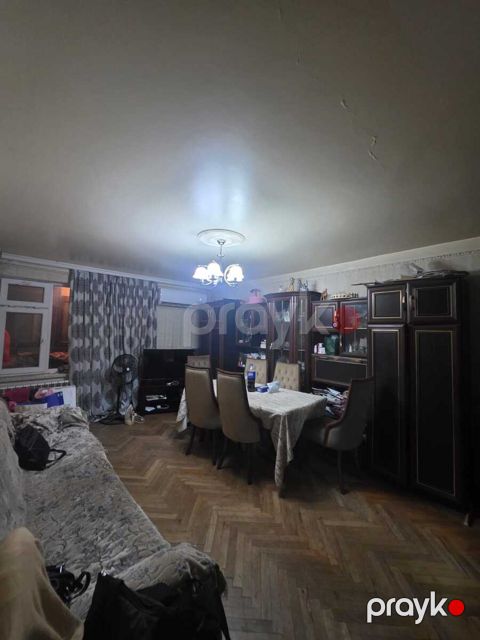 Satılır 3 otaqlı köhnə tikili 70 m²