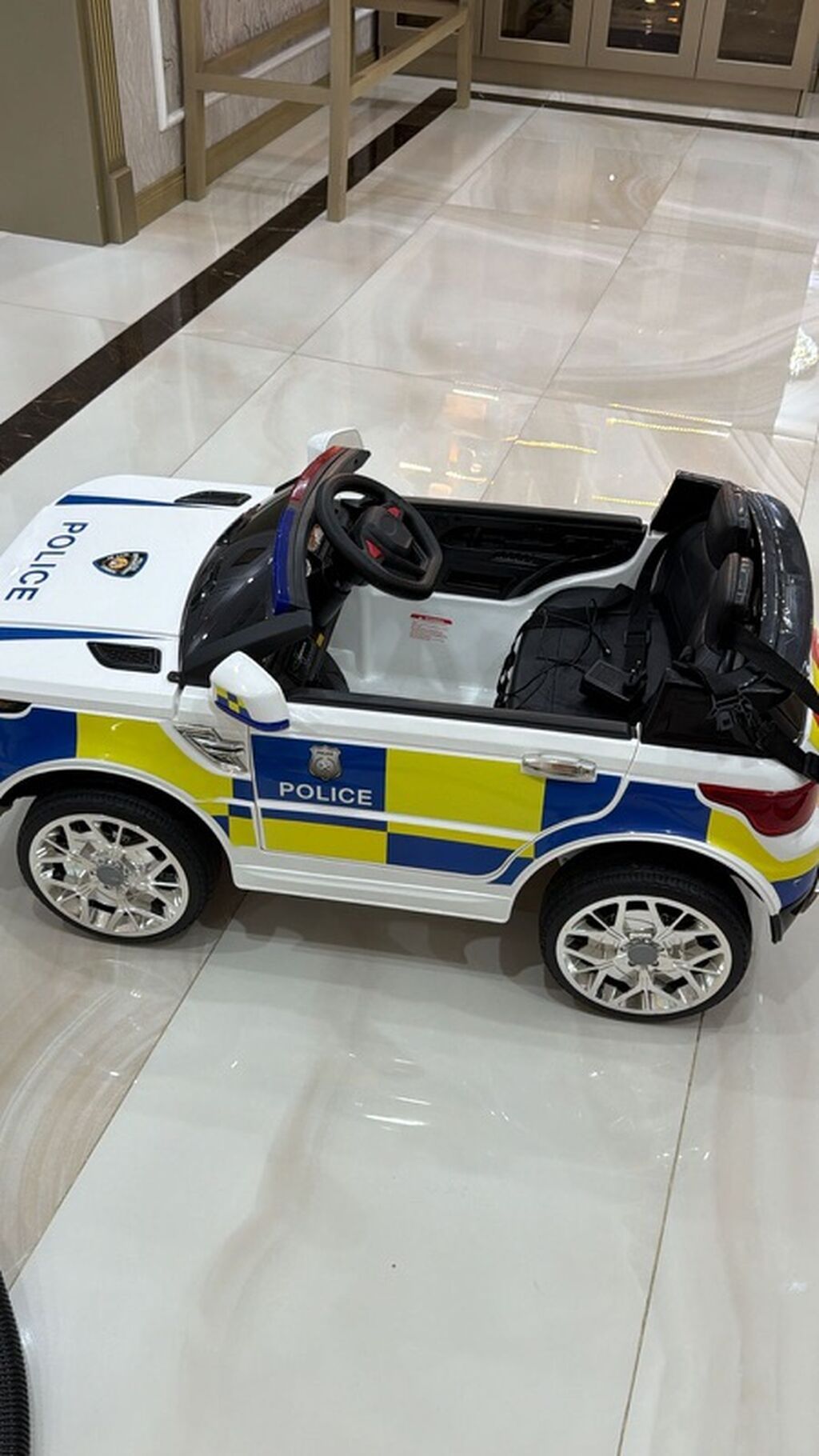 Uşaq üçün elektrikli polis maşını - Dizayn: Ağ rəngli kuzov — Uşaq avtomobilləri, Bakı (2)