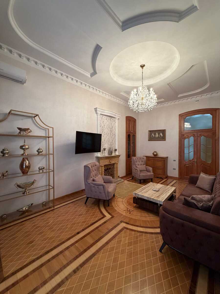 Satılır 7 otaqlı köhnə tikili 450 m² — Mənzil, Bakı (9)