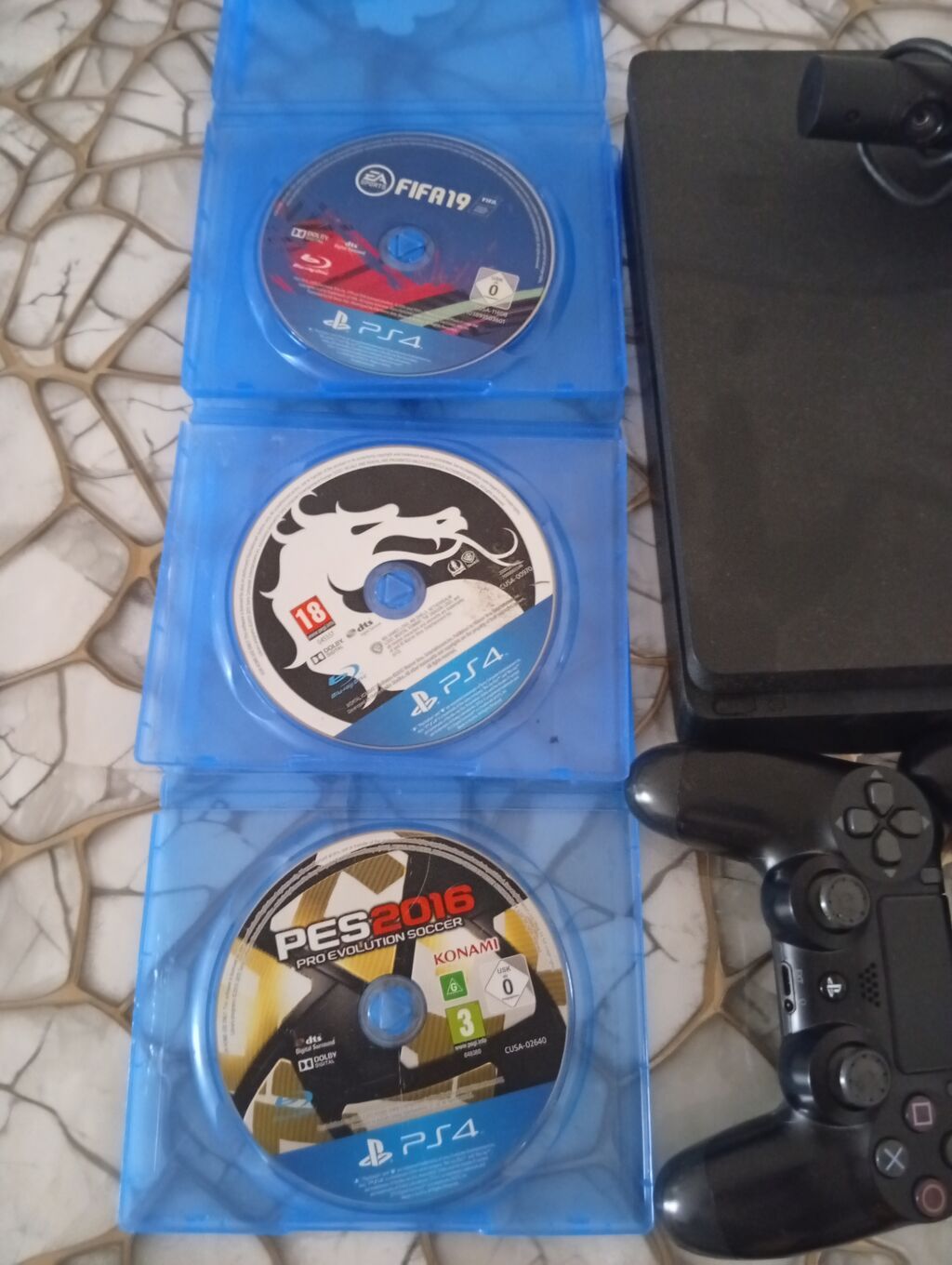 PlayStation 4 oyun paketi Komplekt: - PS4 slim konsolu - 3 ədəd — Oyun konsolları, Bakı (3)