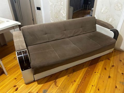 *70azn* Divan satılir Açılır,bazalidir Tecılı evdən çıxmalıdır Ünvan — Bakı
