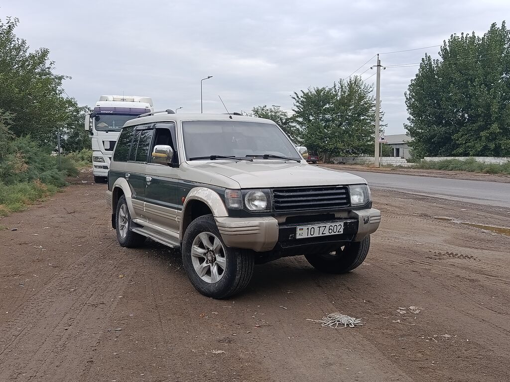 SUV – 7 yerlik, 5 qapılı, tam ötürücülü ofroud tipli model. Xarici — Avto, İmişli