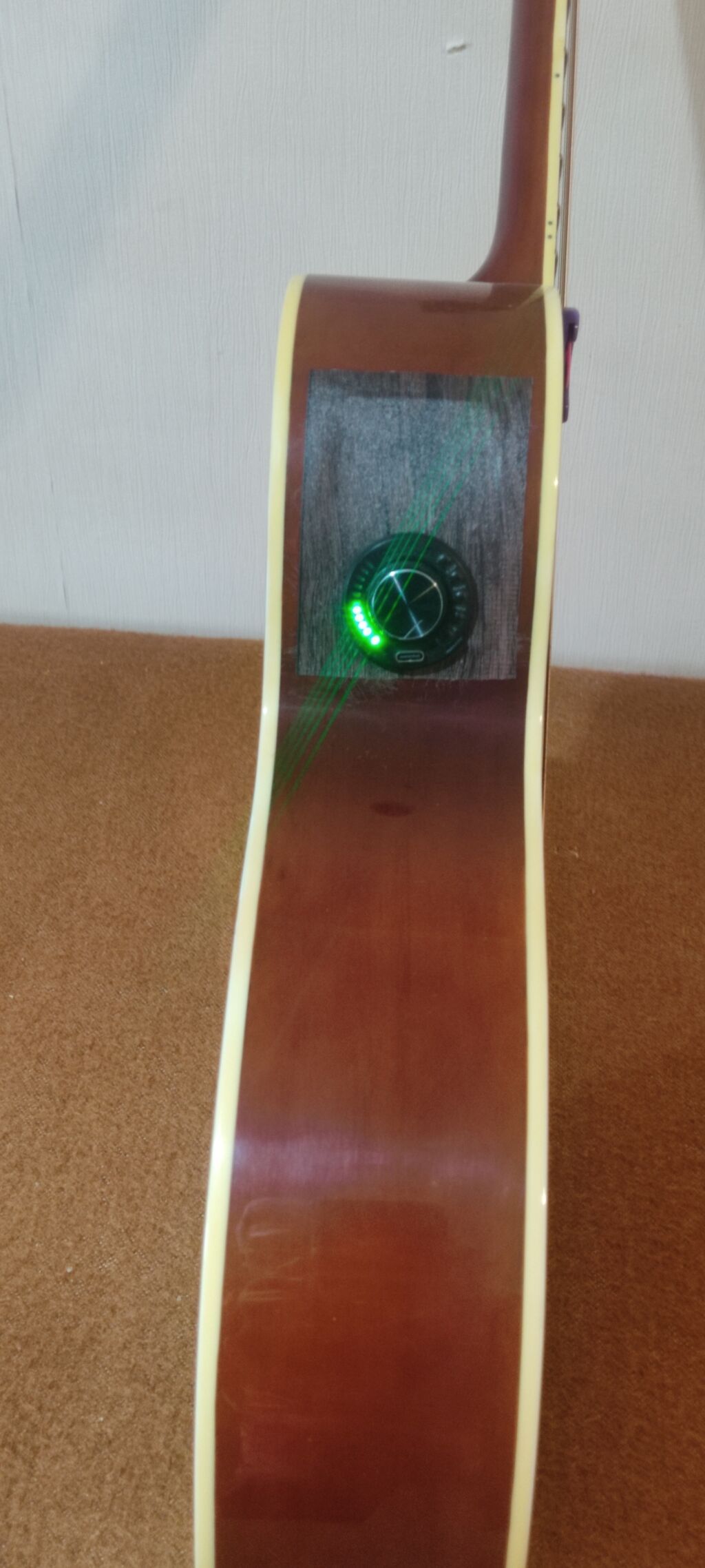 Elektro-akustik gitara – cutaway korpuslu, sunburst boyalı — Gitarlar və digər simli alətlər, Bakı (4)