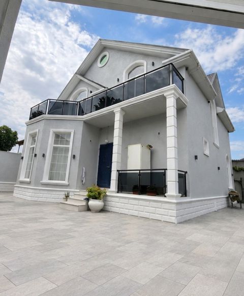 Satılır 4 otaqlı həyət evi/bağ evi 220 m² — Bakı