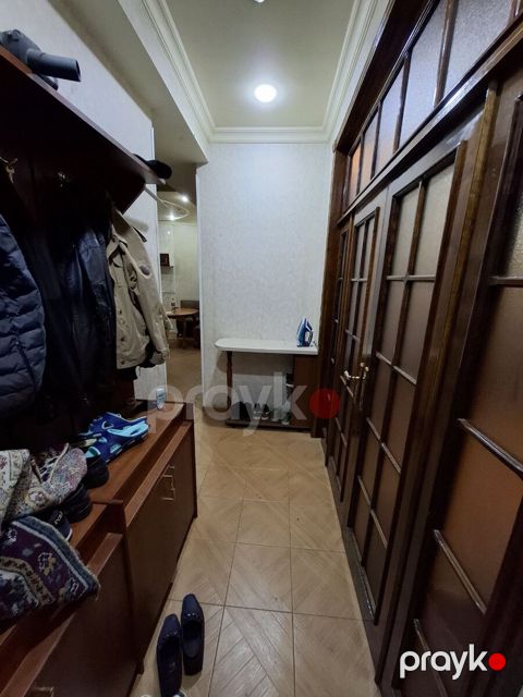 İcarəyə verilir 3 otaqlı köhnə tikili 65 m²