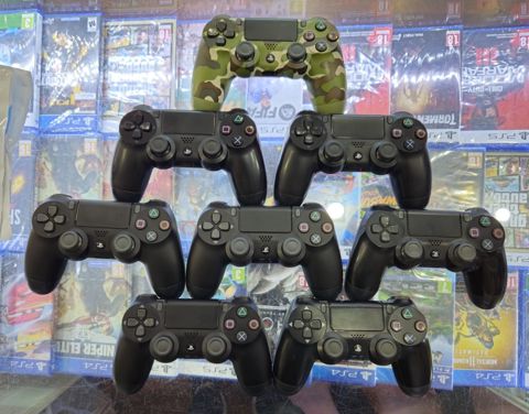 PlayStation 4 pultları — Oyun konsolları