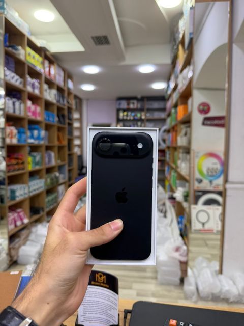 Apple iPhone 17e Black 256GB/8GB — Bakı
