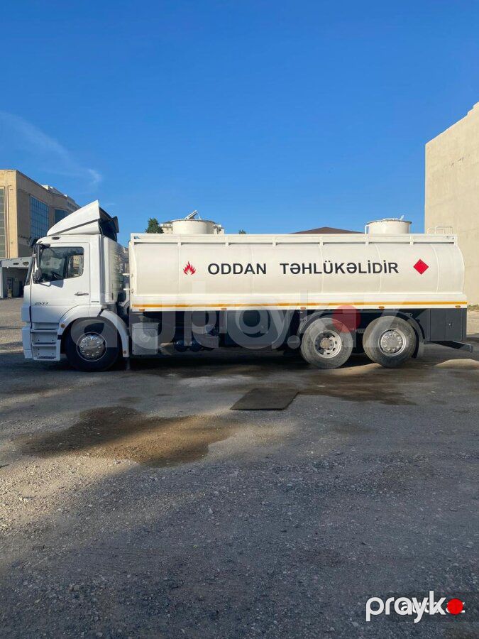 Yanacaqdaşıyan Mercedes Axor 2533 Benzovoz, 2010 77-DA-311 — Yük avtomobilləri və qoşqular, Bakı (2)