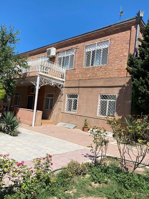 İcarəyə verilir 8 otaqlı həyət evi/bağ evi 260 m² — Bakı