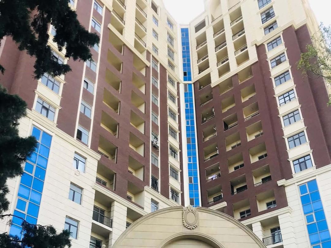 Satılır 5 otaqlı yeni tikili 182 m² — Mənzil, Bakı (2)