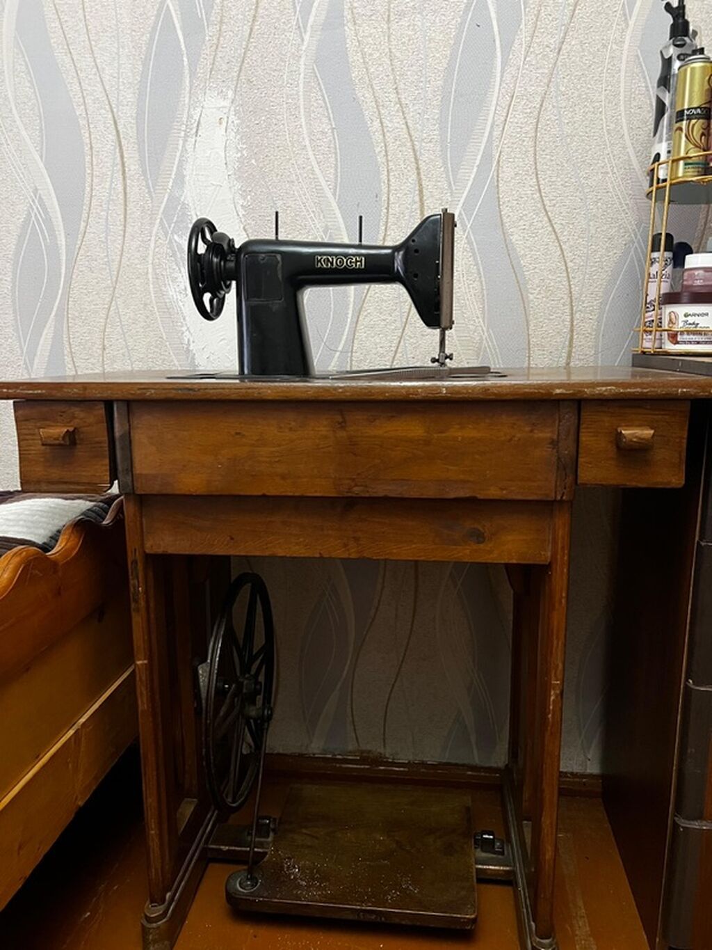 Knoch markalı mexaniki tikiş maşını – pedallı masa dəsti ilə - Brend — Tikiş və işəmə maşınları, Bakı (2)