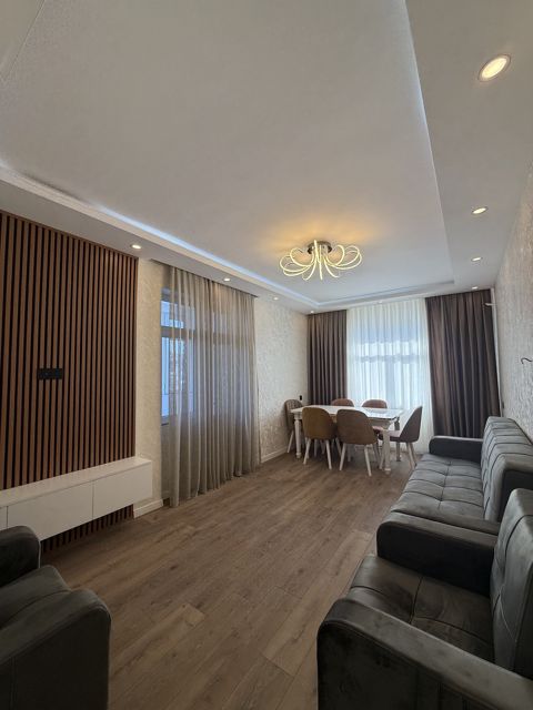 Satılır 2 otaqlı köhnə tikili 65 m² — Bakı