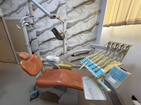 Stomatoloji universal kreslo-avadanlıq dəsti - Ergonomik, tənzimlənən — Pirəkəşkül