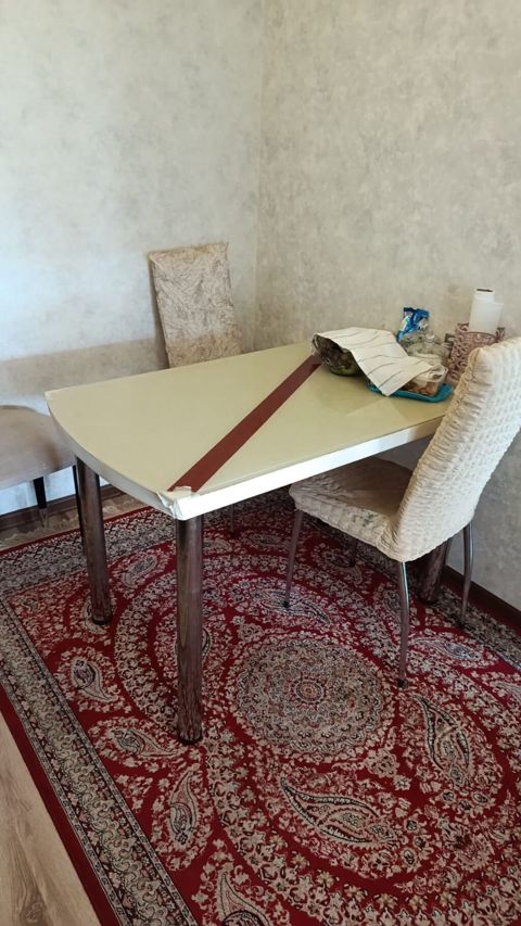 Qonaq otağı üçün, İşlənmiş, Kvadrat masa, 2 stul — Bakı