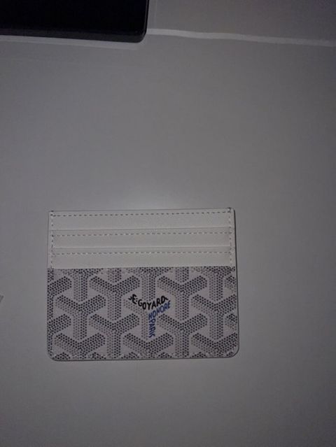 Goyard Saint Sulpice kart qabı – ağ və boz rəng çalarlarında klassik — Bakı