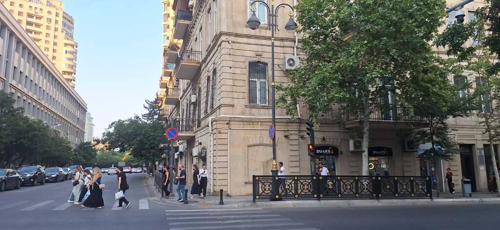 Satılır 3 otaqlı köhnə tikili 140 m² — Mənzil, Bakı