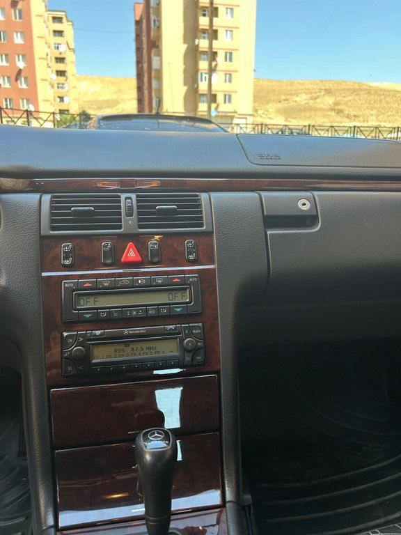 Mercedes E 240, 2.4 L, 1999 il, 178 500 km — Avtomobillər, Bakı (4)
