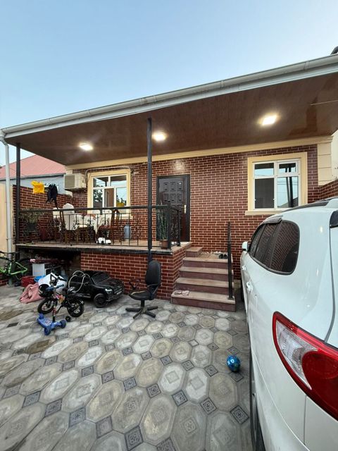 Satılır 4 otaqlı həyət evi/bağ evi 120 m² — Bakı