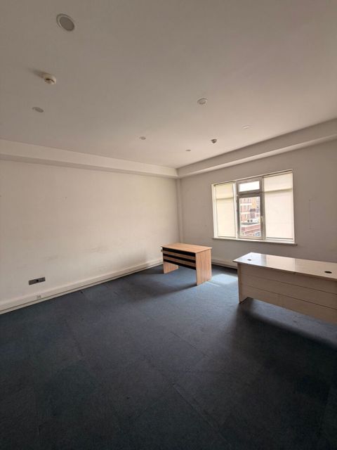 İcarəyə verilir 2 otaqlı ofis 30 m² — Bakı