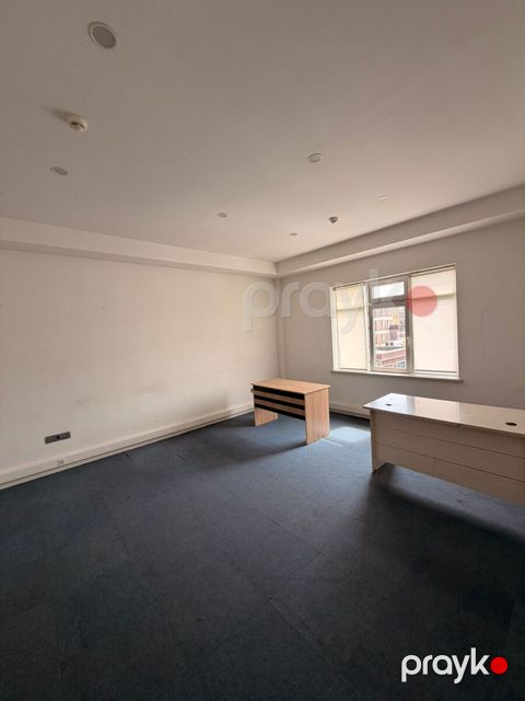 İcarəyə verilir 2 otaqlı ofis 30 m²