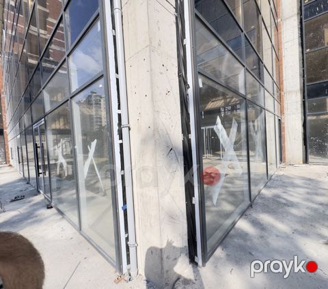 Satılır obyekt 200 m²
