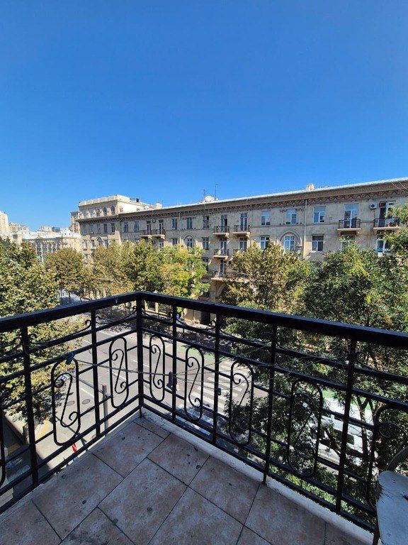 Satılır 3 otaqlı köhnə tikili 100 m² — Mənzil, Bakı (2)